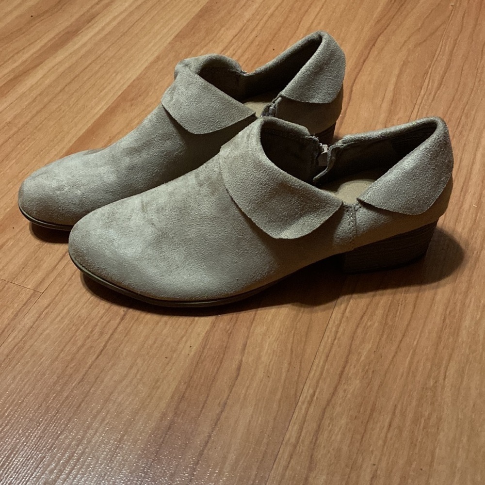 -✨New ✨American Eagle Suede ankle boots - Picture 3 of 8